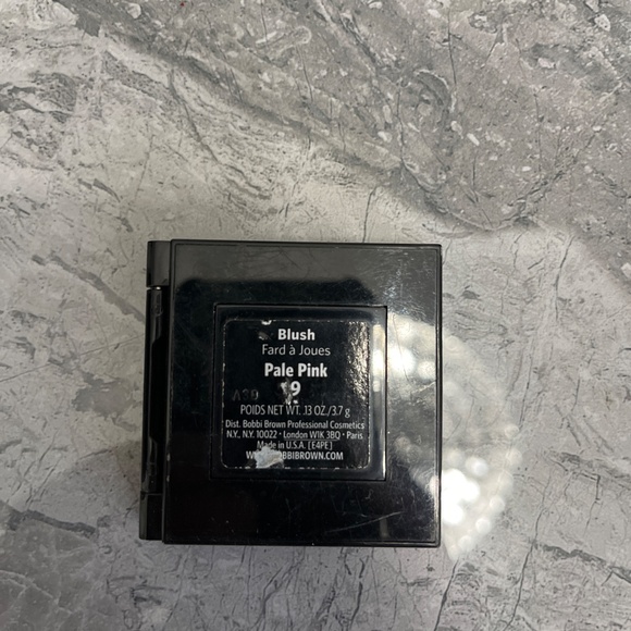 Makeup - Picture 7 of 7